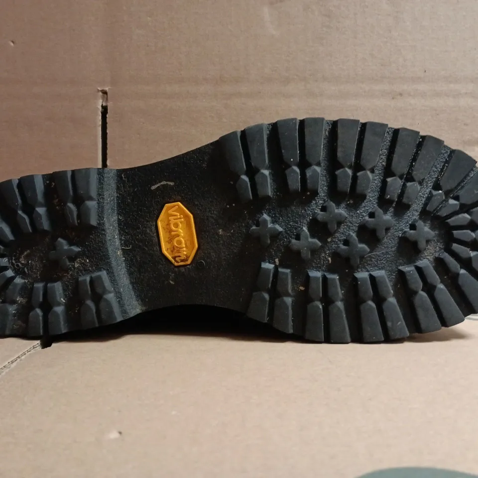 BOXED PAIR OF VIBRAM SHOES IN BLACK SIZE UNSPECIFIED