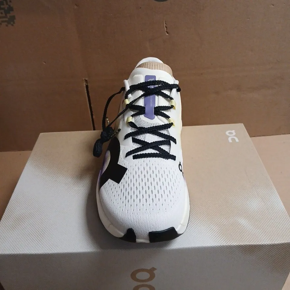 ON RUNNING SNEAKERS – WHITE WITH LAVENDER ACCENTS BOXED UK 9.5