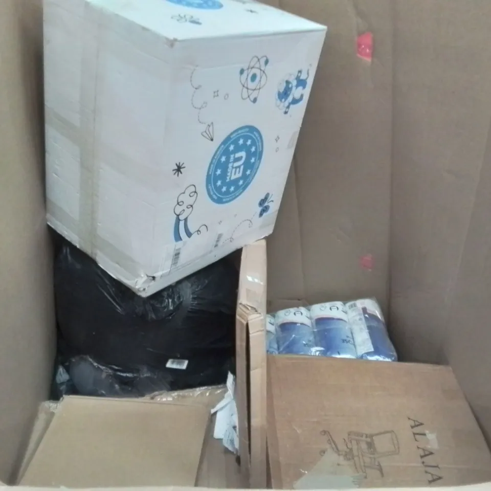PALLET OF ASSORTED ITEMS TO INCLUDE: BOXED OFFICE/GAMING CHAIRS, COMFEE' ANGLED COOKED HOOD, AUDIO TURNTABLE, IRONING BOARD ECT