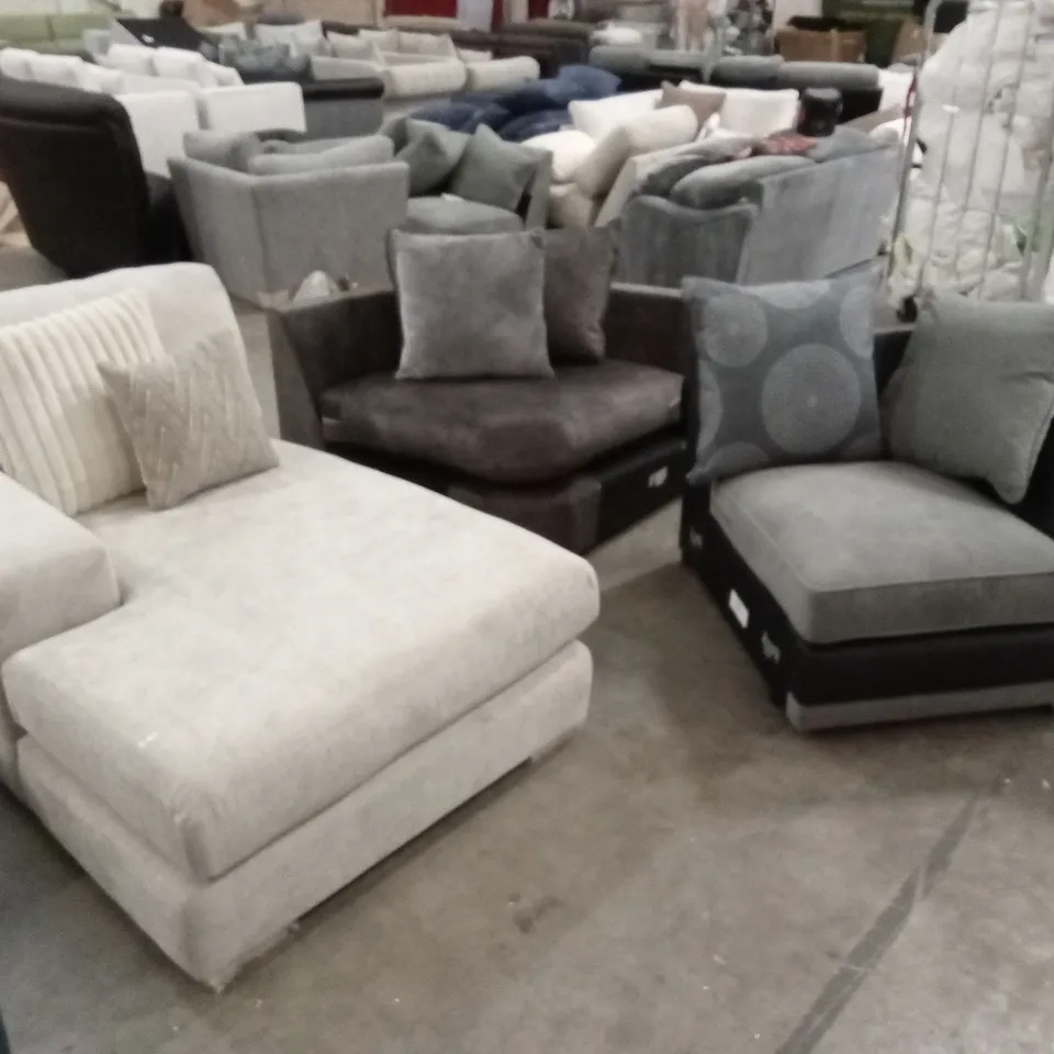 5 x ASSORTED DESIGNER SOFA PARTS AND PIECES