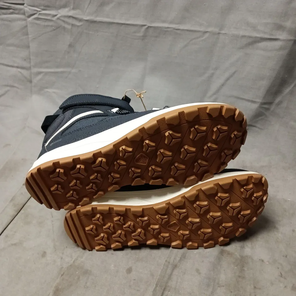 QUECHUA WATERPROOF HIKING BOOTS, NAVY, UK 3 (EU 36) BOXED