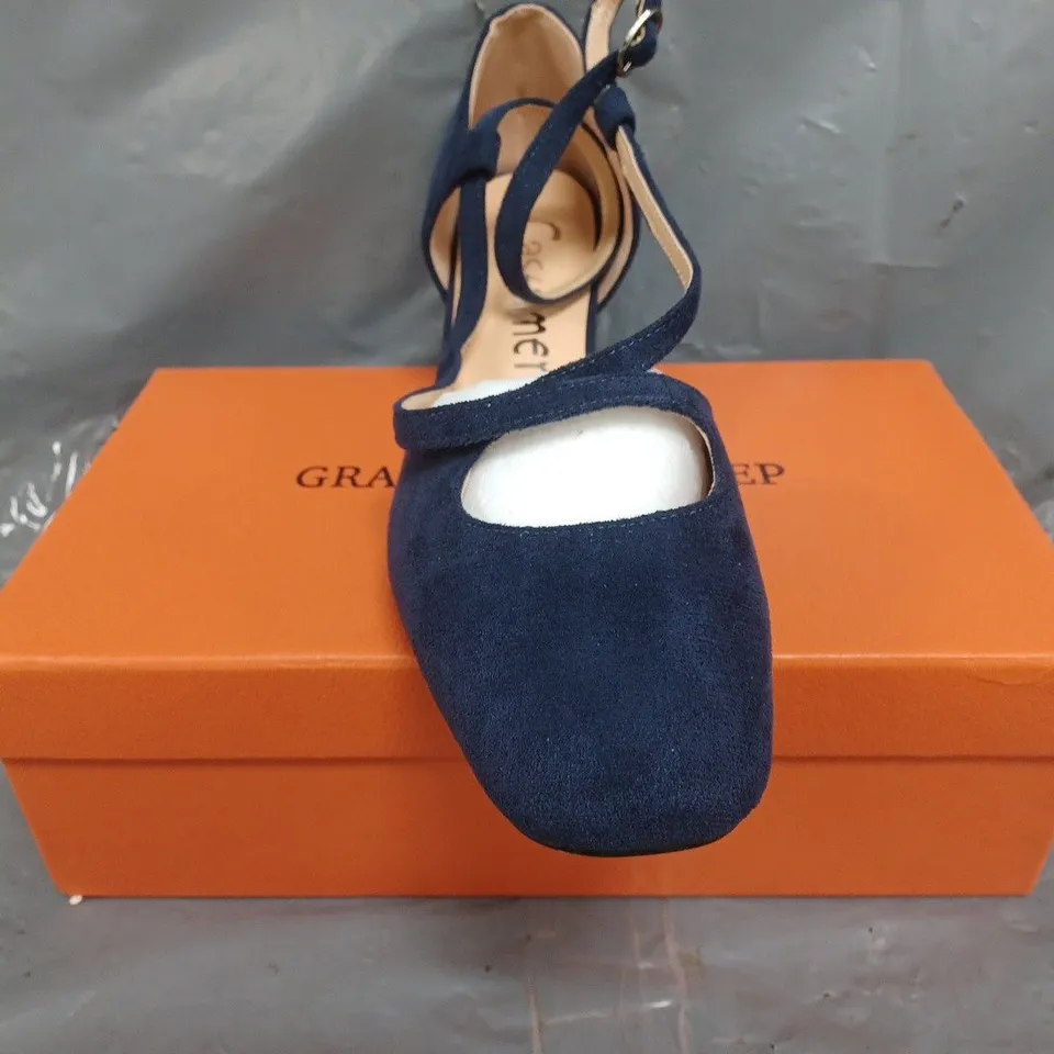 BOXED PAIR OF CASTAMERE CLOSED TOE BLOCK HEEL SANDALS IN NAVY SIZE EU 40.5