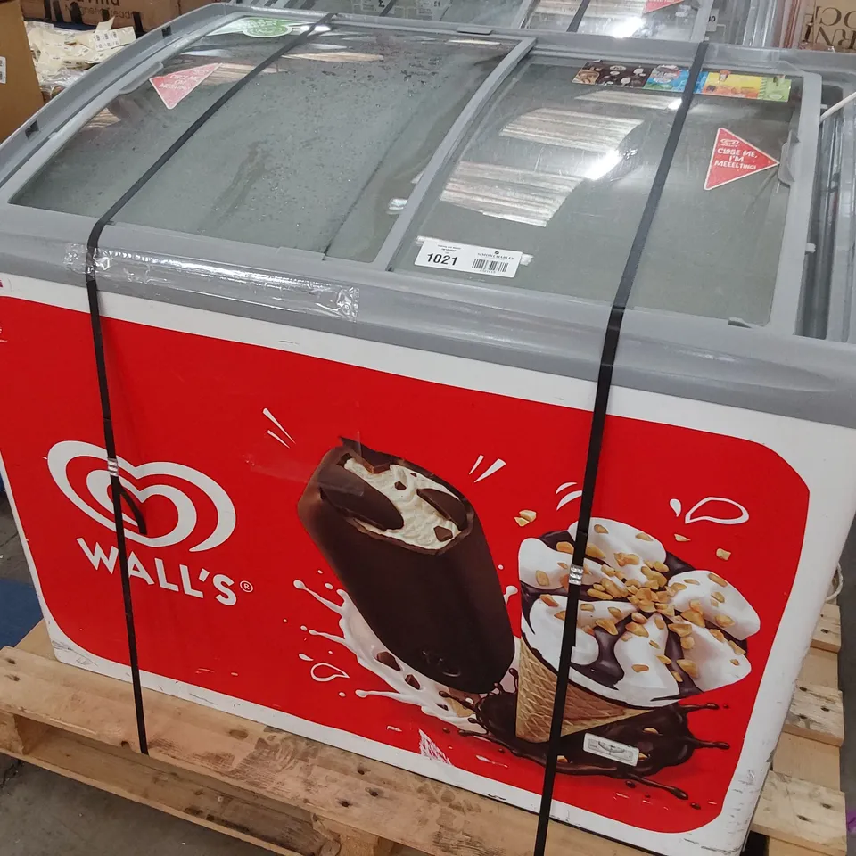 MEDIUM WALL'S ICE CREAM CHEST FREEZER