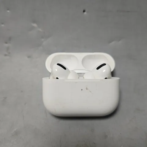 APPLE AIRPOD WITH CHARGING CASE - A2190