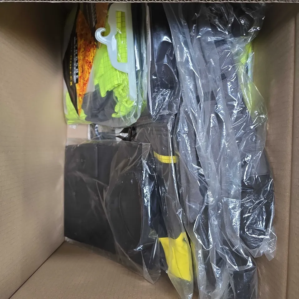 APPROXIMATELY 8 ASSORTED WORKWEAR/SAFETY CLOTHING PRODUCTS TO INCLUDE JACKETS & TROUSERS ETC