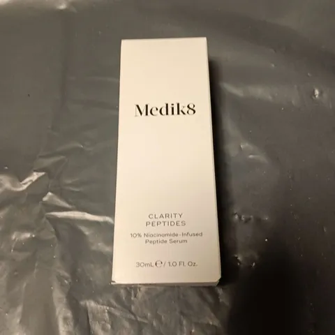 MEDIK8 CLARITY PEPTIDES NIACINAMIDE-INFUSED SERUM – 30 ML