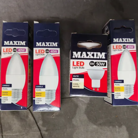 APPROXIMATELY 10 ASSORTED HOUSEHOLD ITEMS TO INCLUDE VARIOUS BULBS