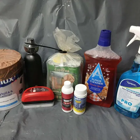 APPROXIMATELY 10 ASSORTED HOUSEHOLD ITEMS TO INCLUDE RITUALS FRAGRANCE STICKS, MULTI-GLASS CLEANER SPRAY (750ml), DULUZ PAINT, ETC - COLLECTION ONLY