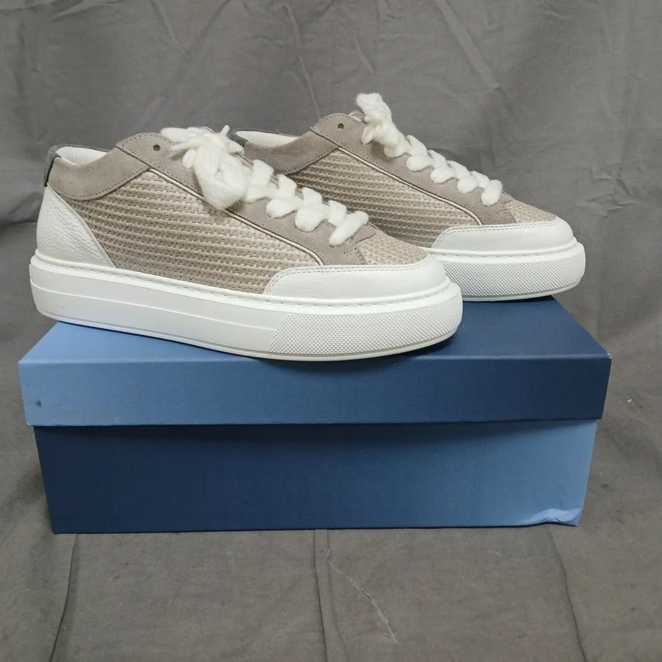 BOXED PAIR OF CLEENS LUXOR TRAINERS IN DUNE SIZE UK 8