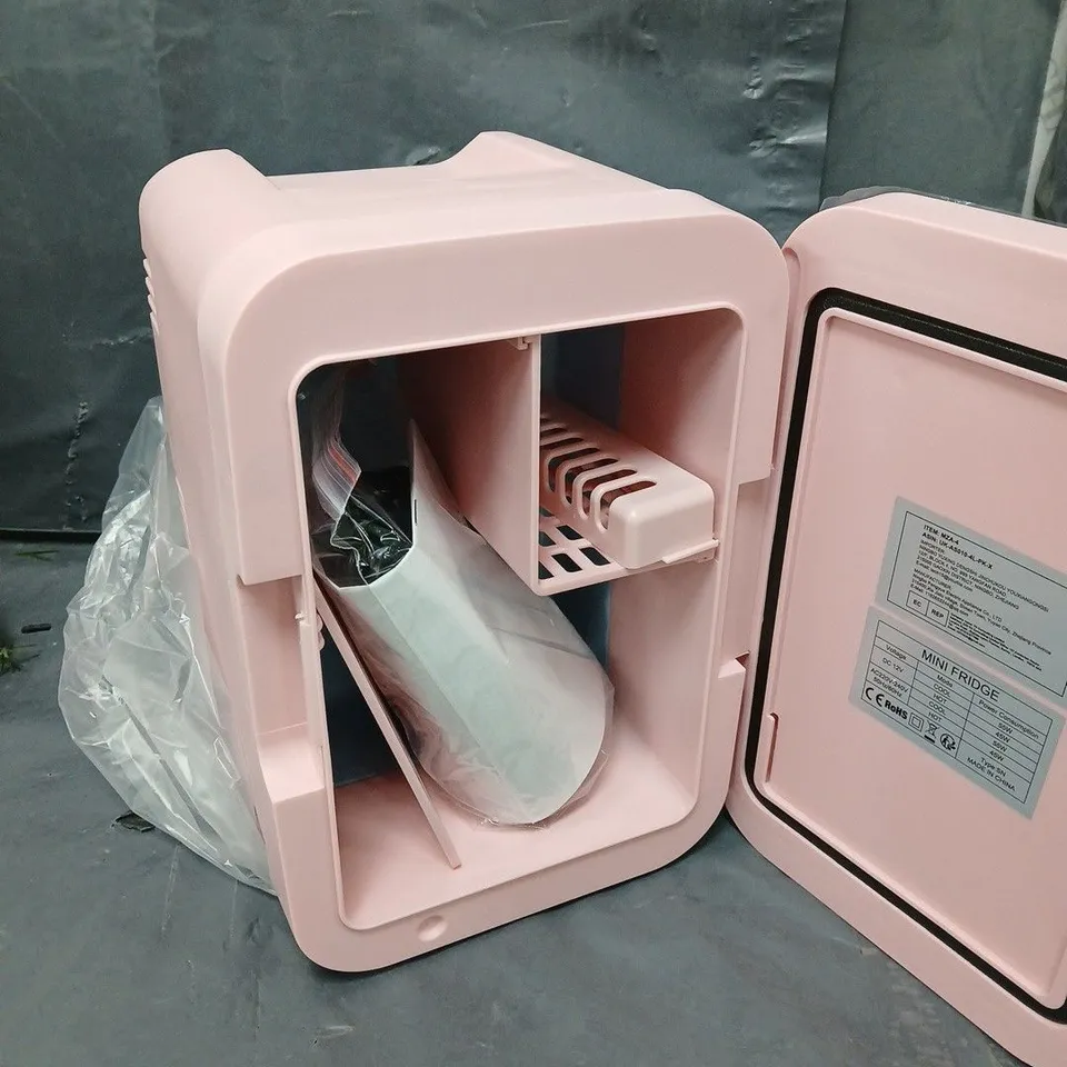 PORTABLE MINI FRIDGE IN PINK 