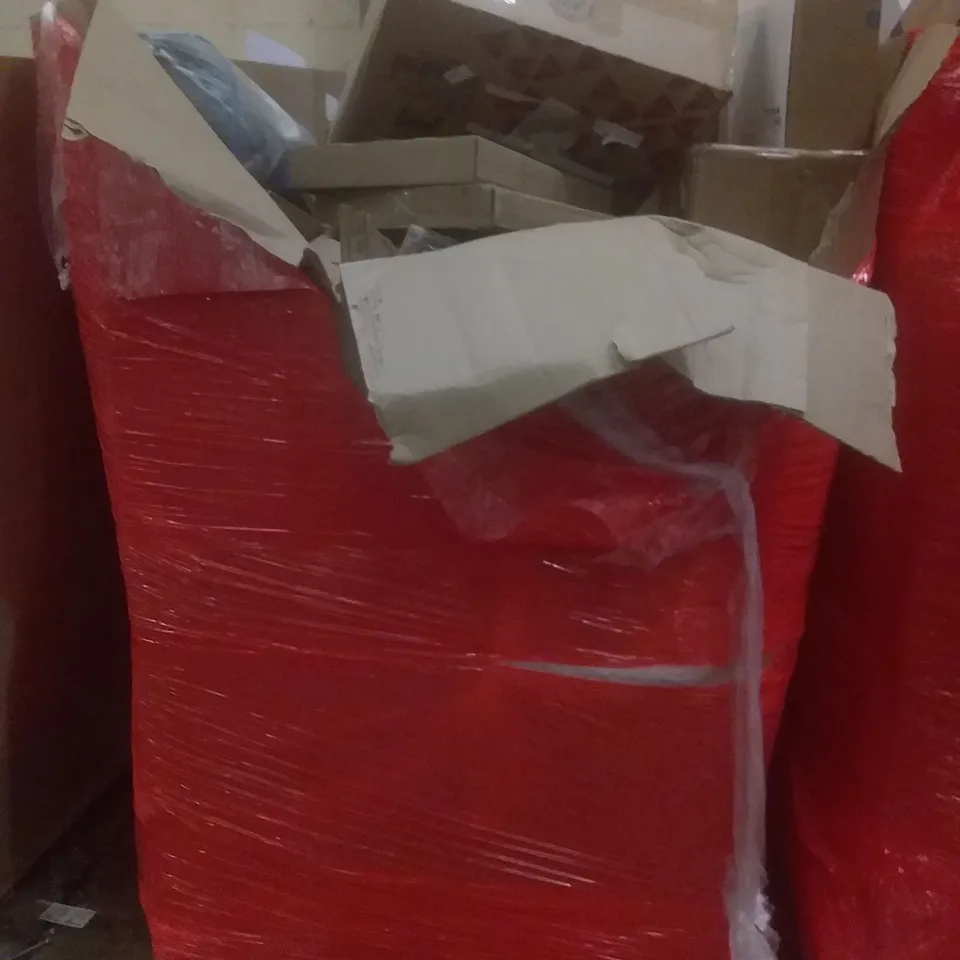 PALLET OF ASSORTED ITEMS INCLUDING TOWELS SHELF, TOILET SEATS, LIQUID CPU COOLER