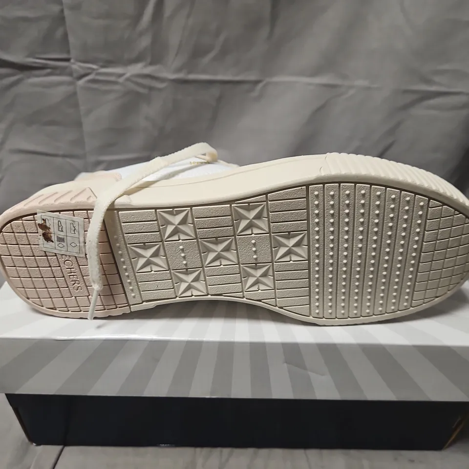 BOXED SKECHERS COURT CLASSICS WOMEN'S SNEAKERS UK 6.5 (US 9.5) – WHITE/PINK