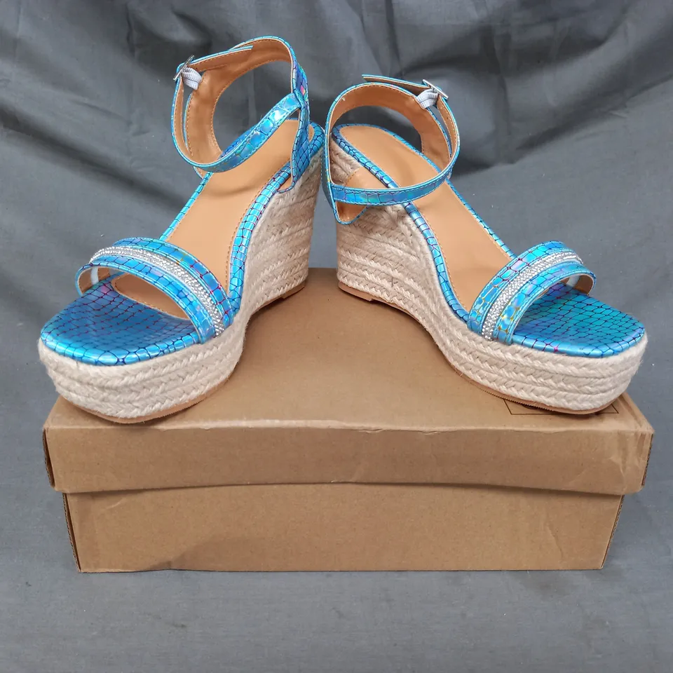 BOXED PAIR OF DESIGNER OPEN TOE HIGH WEDGE SANDALS IN BLUE PEARLESCENT EU SIZE 36