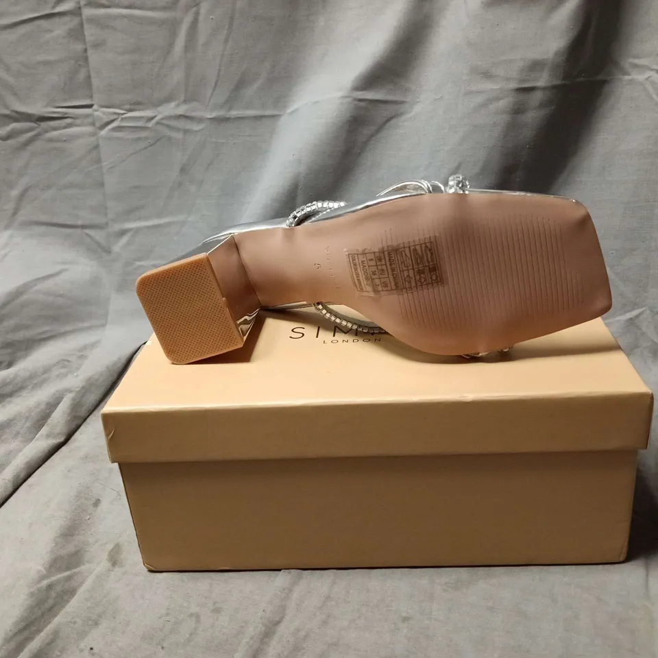 SIMMI LONDON SILVER STRAPPY BLOCK HEEL SANDALS - UK SIZE 5