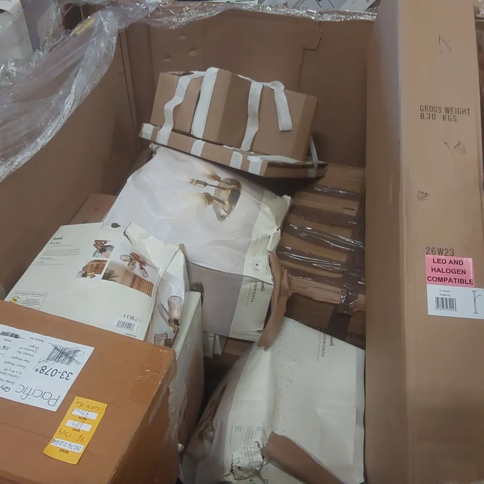 PALLET CONTAINING A VERY LARGE QUANTITY OF ASSORTED DESIGNER LIGHTING PRODUCTS TO INCLUDE: WALL LIGHTS, TABLE LAMP, CEILING LIGHT ECT