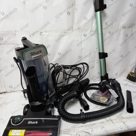 BOXED SHARK STRATOS UPRIGHT VACUUM CLEANER WITH PET-TOOL & CAR KIT NZ860UK
