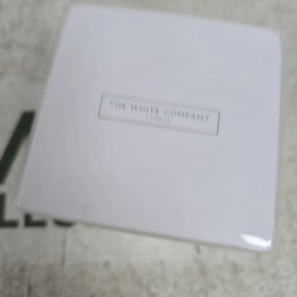 BOXED AND SEALED THE WHITE COMPANY SEA SALT, VETIVER & CEDARWOOD SCENTED CANDLE