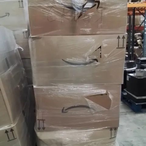 PALLET CONTAINING A LARGE QUANTITY OF PHONE CASES,SCREEN PROTECTORS