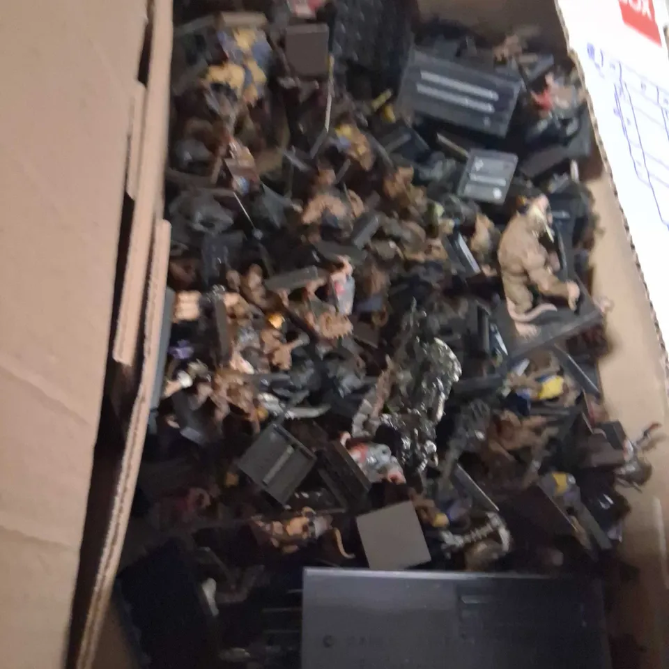 LARGE QUANTITY OF GAMES WORKSHOP WARHAMMER MINIATURES LOT – ASSORTED FIGURES