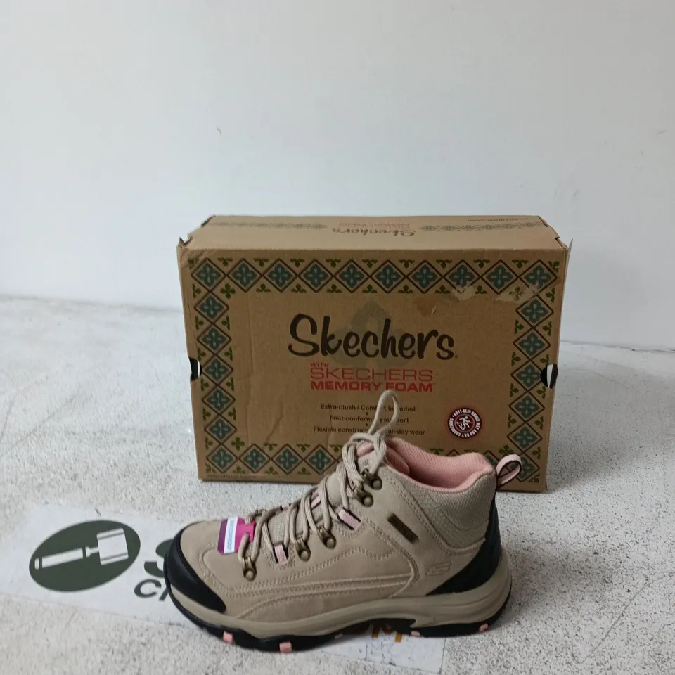 BOXED SKECHERS OUTDOOR BOOTS / HIKING SHOES – MEMORY FOAM, BEIGE - UK 4