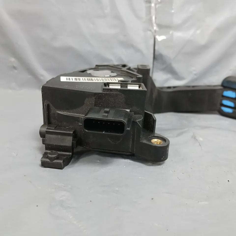 RENAULT MEGANE MK3 ELECTRONIC THROTTLE ACCELERATOR PEDAL