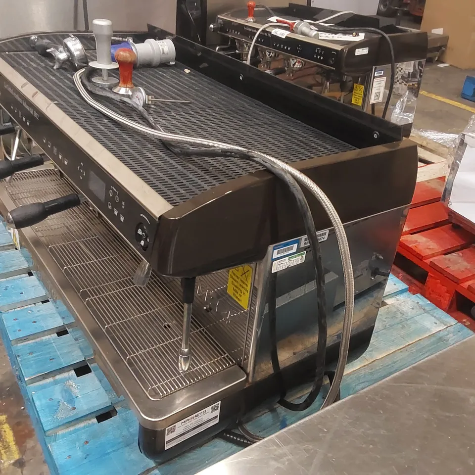 LA CIMBALI M34 COMMERCIAL 3 GROUP COFFEE MACHINE WITH ACCESSORIES