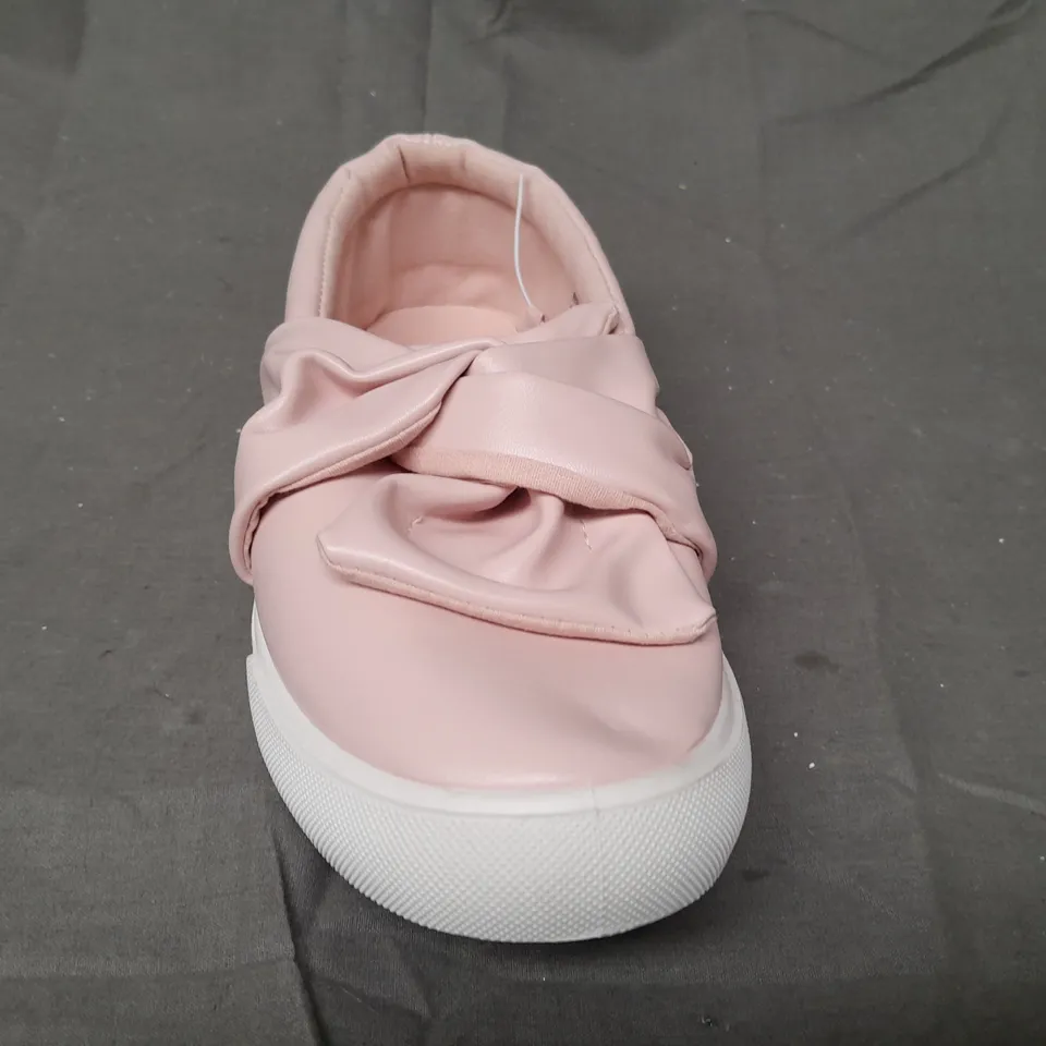 BOX OF APPROXIMATELY 8 PAIRS OF DESIGNER SLIP-ON SHOES IN PINK - VARIOUS SIZES