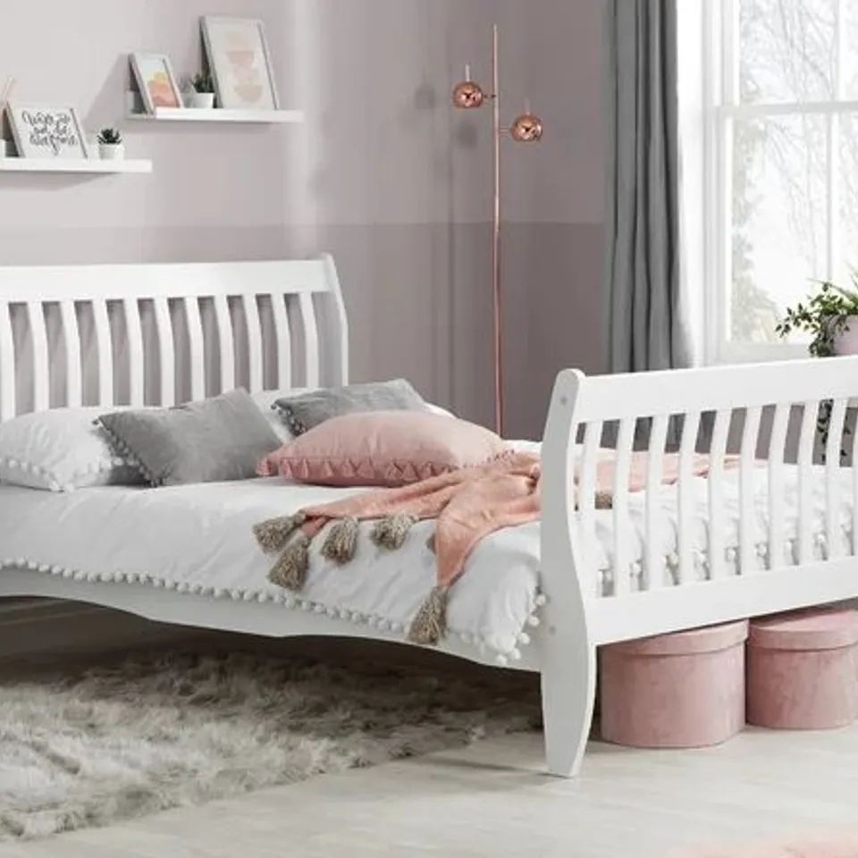 BOXED BELFORD BED - WHITE // SIZE: SINGLE (2 BOXES)