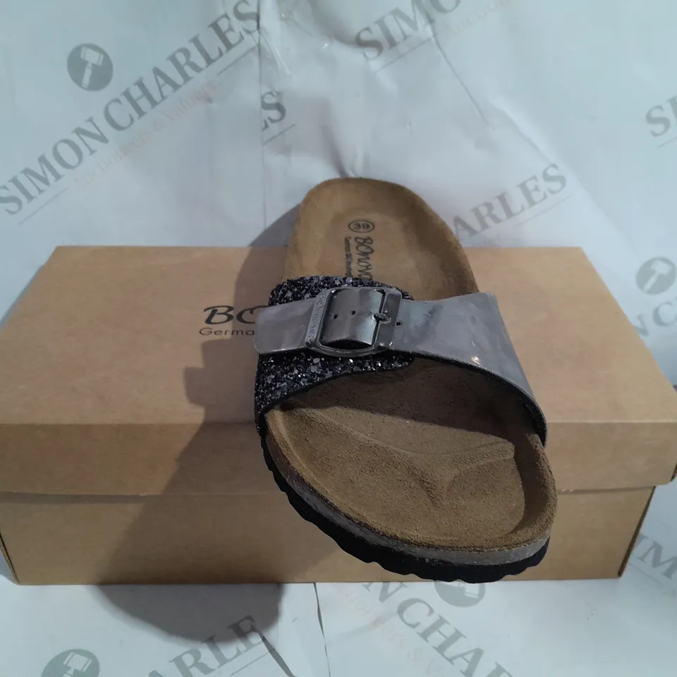 BOXED BONOVA PLATFORM SANDAL - SIZE 6