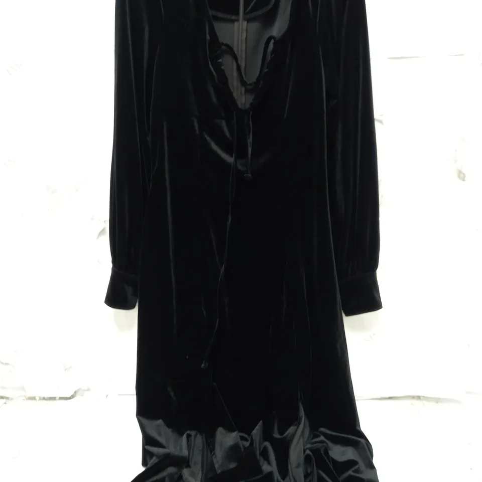 BIBA LONG SLEEVE BACK ZIP MAXI DRESS IN BLACK - SIZE 14