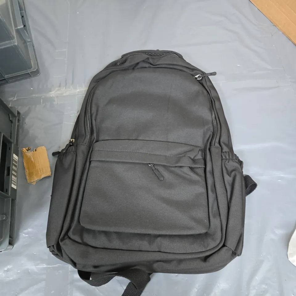 BLACK NYLON BACKPACK – UNBRANDED