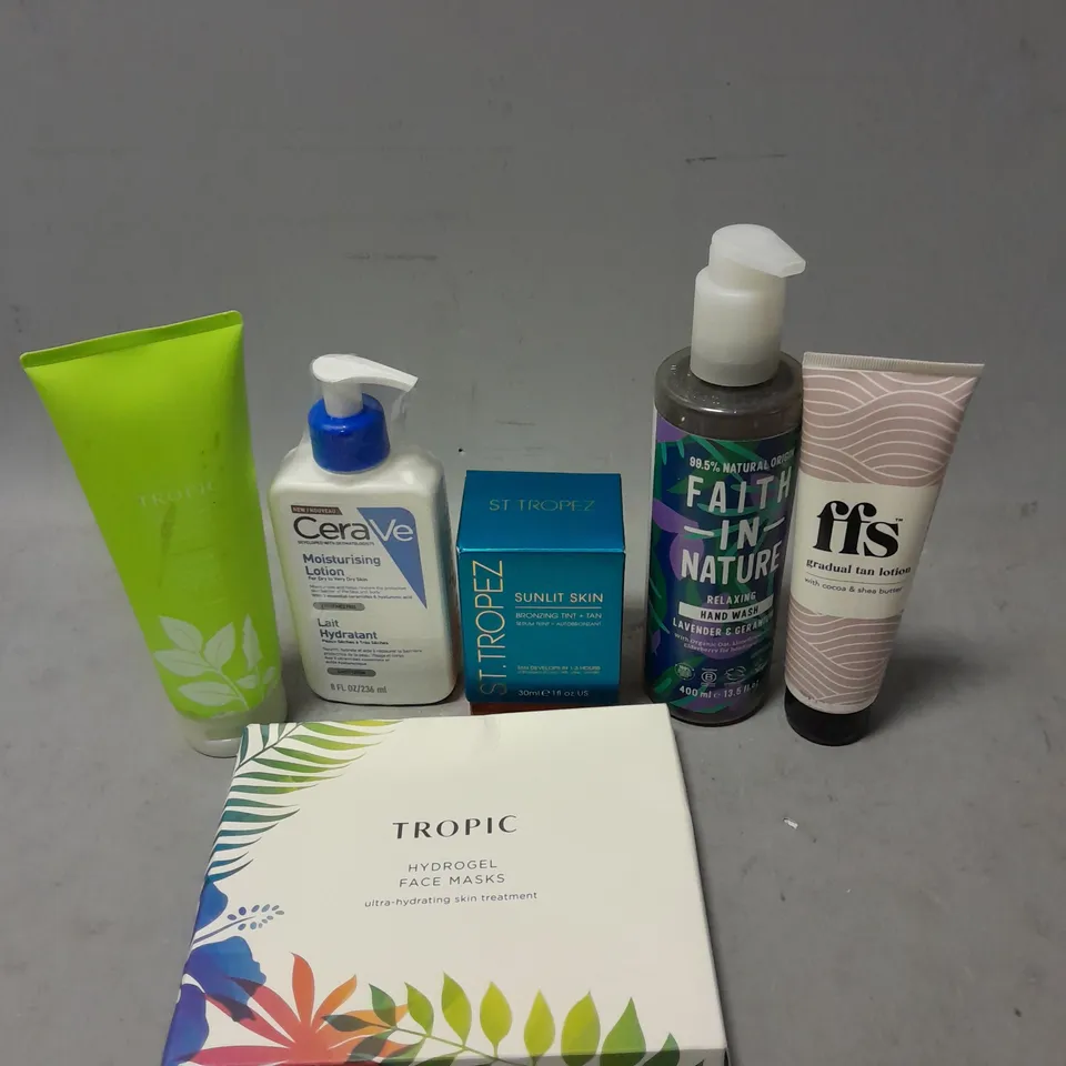 APPROXIMATELY 20 ASSORTED HEALTH & BEAUTY ITEMS TO INCLUDE - CERAVE MOISTURISING LOTION, TROPIC HYDROGEL MASKS AND FFS TAN LOTION