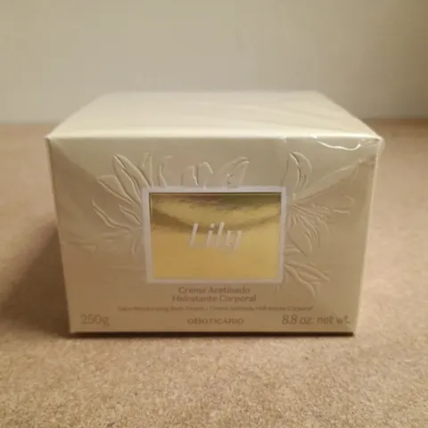 LILY SATIN MOISTURIZING BODY CREAM (250G)