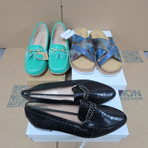 APPROXIMATELY 14 ASSORTED PAIRS OF BOXED SHOES AND FOOTWEAR ITEMS IN VARIOUS STYLES AND SIZES TO INCLUDE LOTUS, SPOT ON, JOE & JOE, ETC