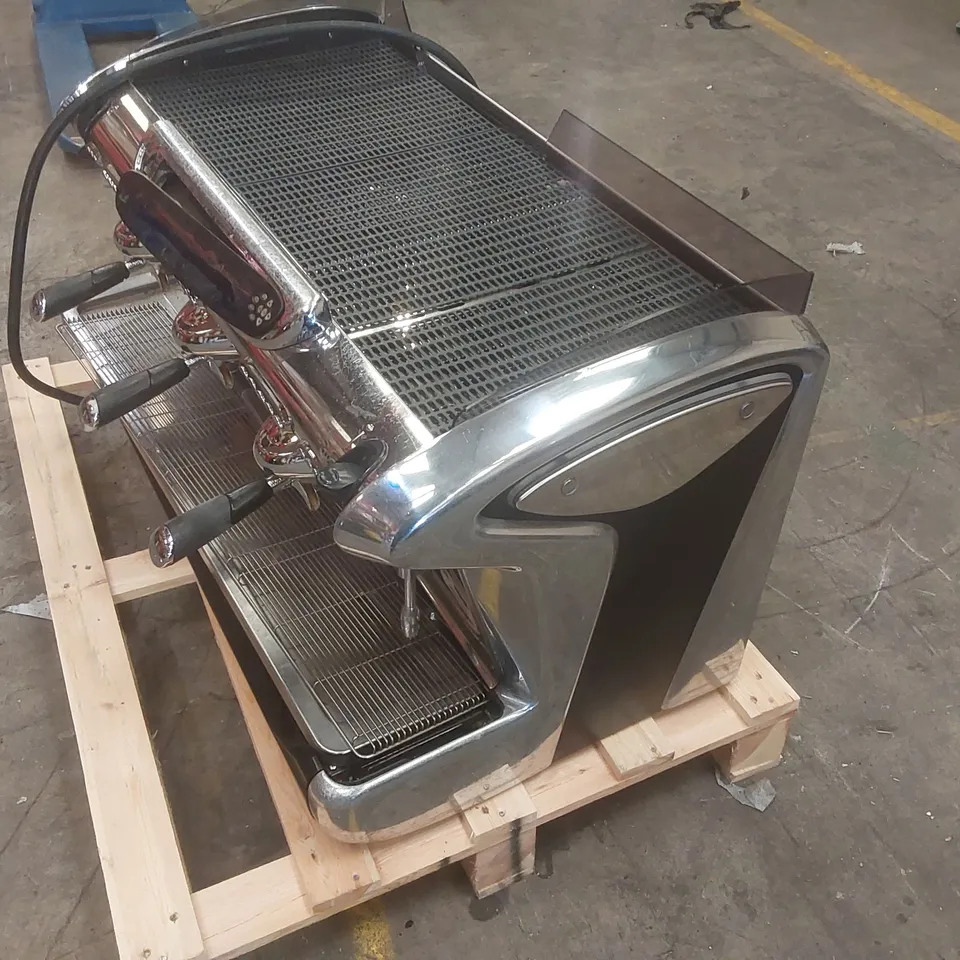 FAEMA EMBLEMA COMMERCIAL 3 GROUP COFFEE MACHINE