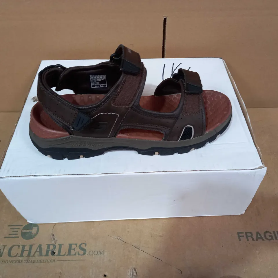 BOXED PAIR OF SKECHERS - SIZE 10