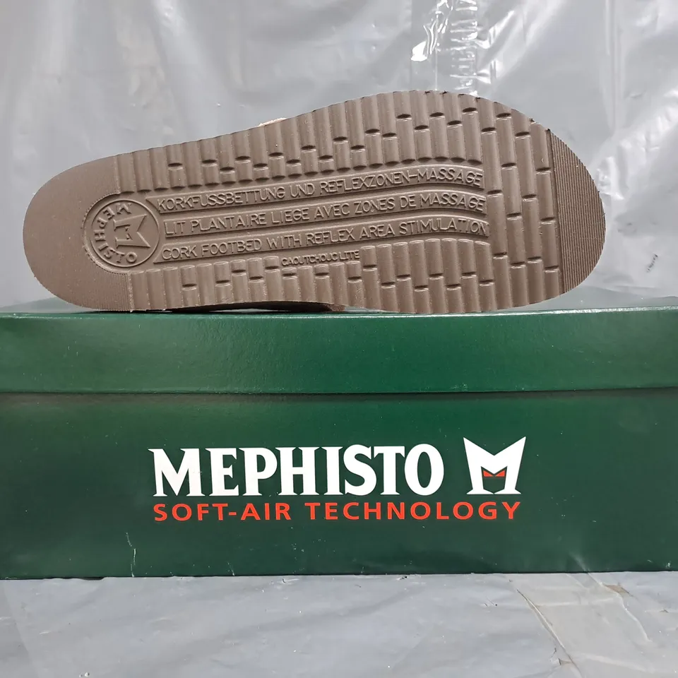 BOXED PAIR OF MEPHISTO HELEN TOE-POST SANDALS IN LIGHT SAND SIZE EU 38