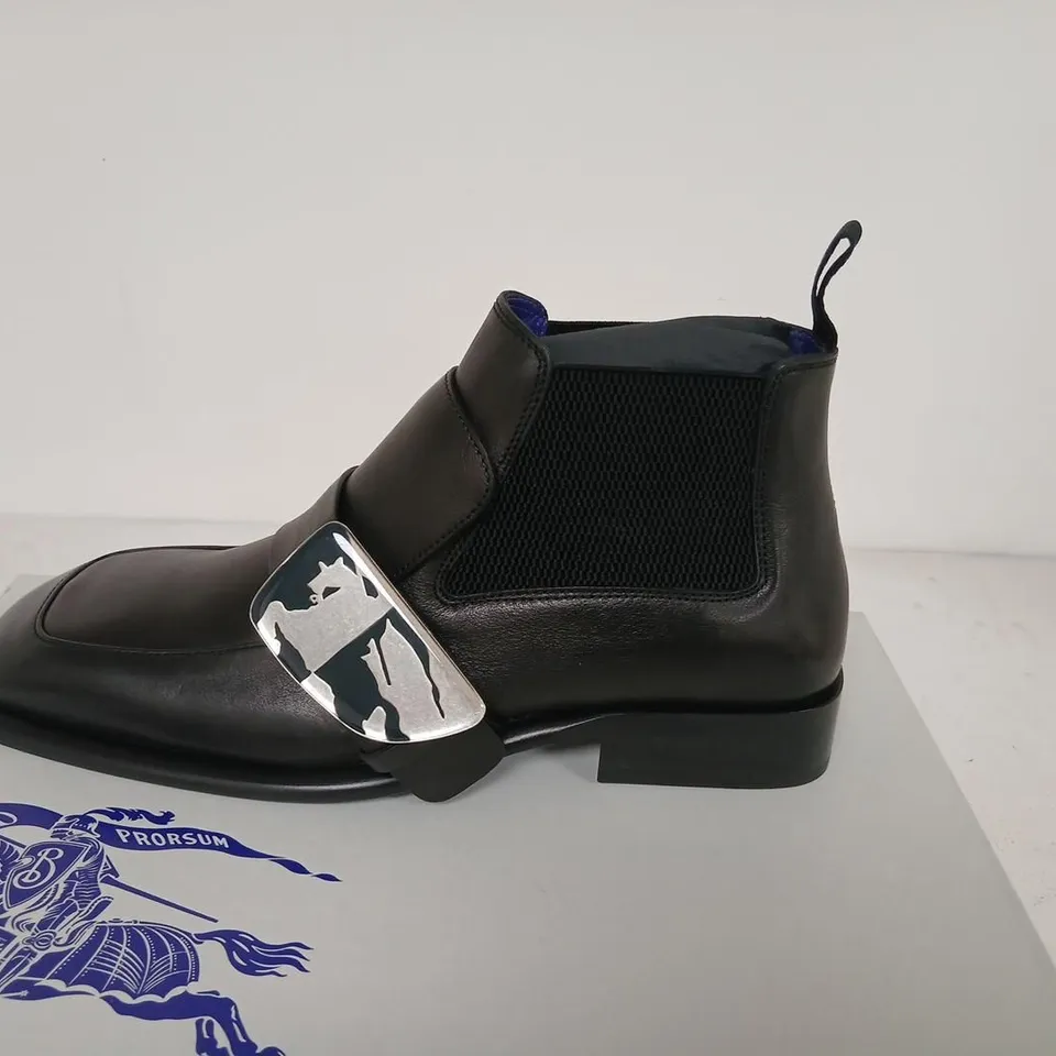 BURBERRY LEATHER BOOT – BLACK, UK 8.5 (EU 42.5), LEATHER SOLE