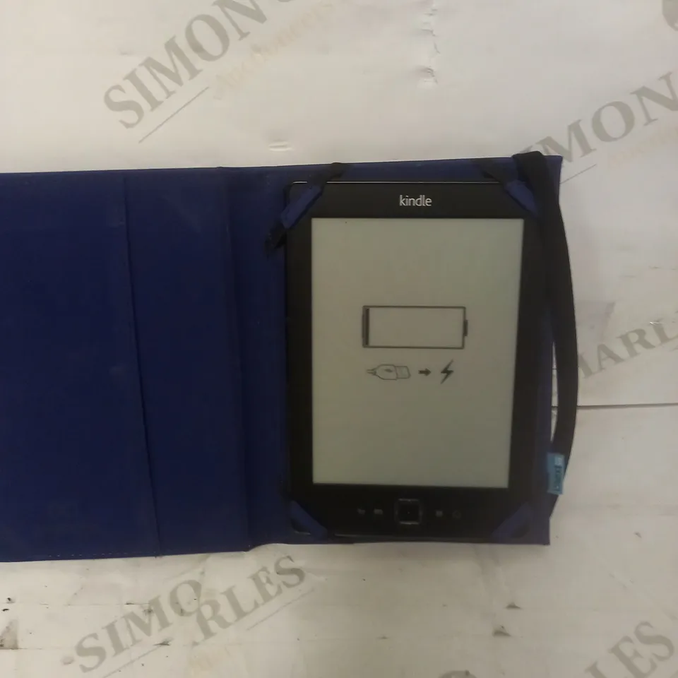 AMAZON D01100 KINDLE & CASE