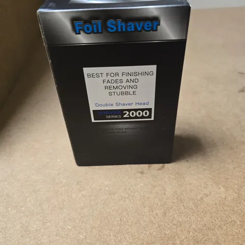 APPROXIMATELY 10 ASSORTED COSMETIC ITEMS INCLUDING FOIL SHAVER AND VOLUME POWDER