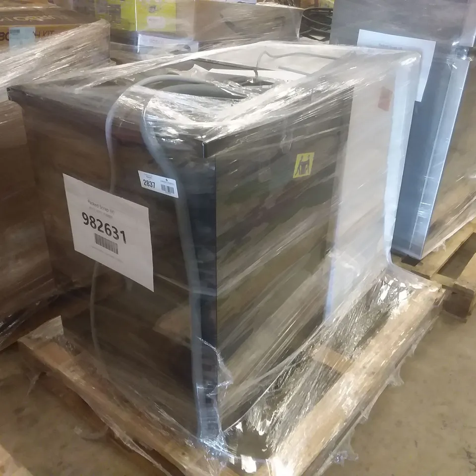 RUSSELL HOBBS BLACK FULL SIZE 60CENTIMETRE WIDE DISHWASHER AND CANDY GVS H9A2DCE FREESTANDING HEAT PUMP TUMBLE DRYER