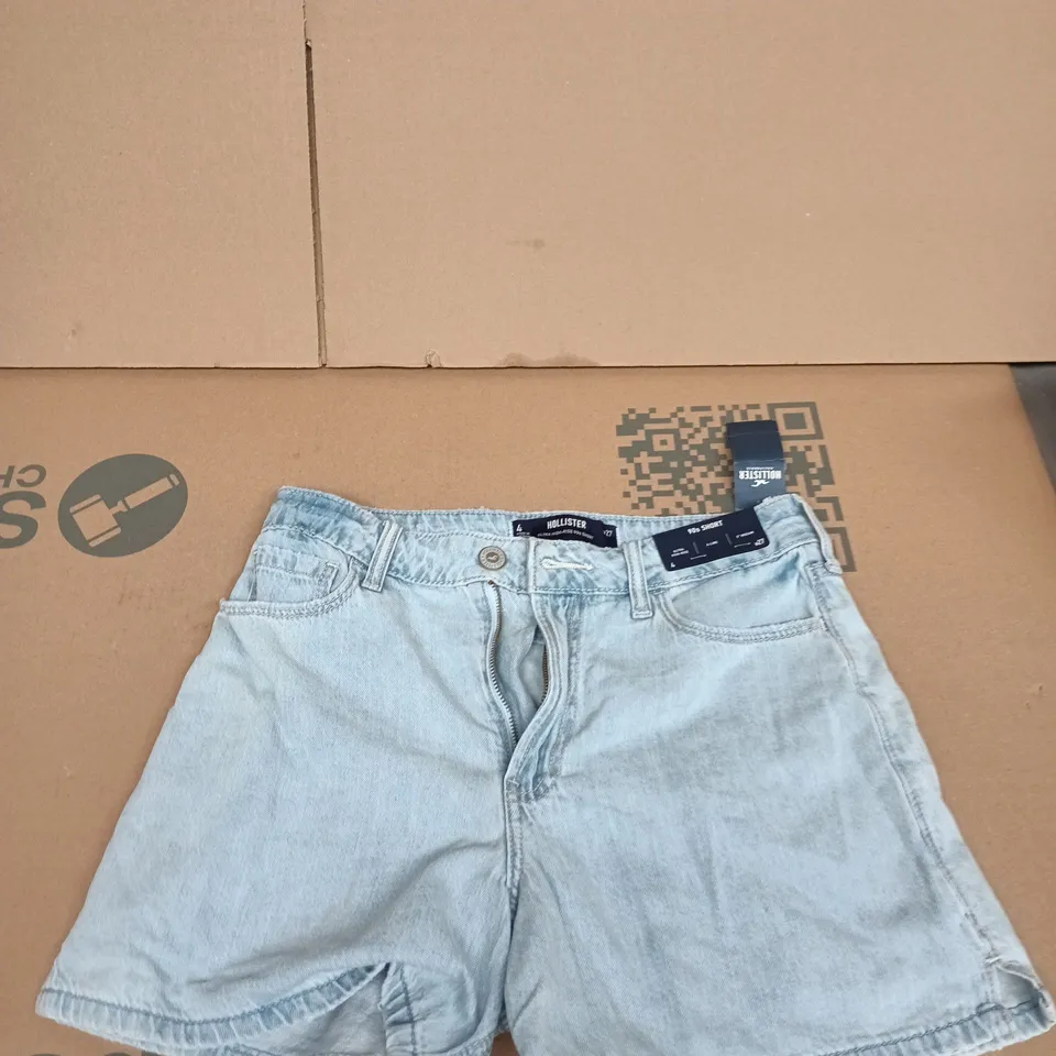 Hollister Light Wash Denim Shorts – UK 10 (US S) – Women