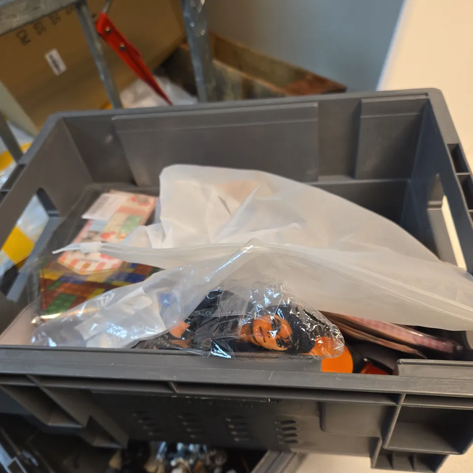 LARGE QUANTITY OF TOYS AND ACCESSORIES TO INCLUDE; GCSE REVISION CARDS, GLITTER GLUE PENS FOR CRAFTING, LONDON MOTH, SOUTH LINCS CONSTRUCTION, SILVER WING FLYING DRAGON AND LUMIBOP ROCKIN FOREST
