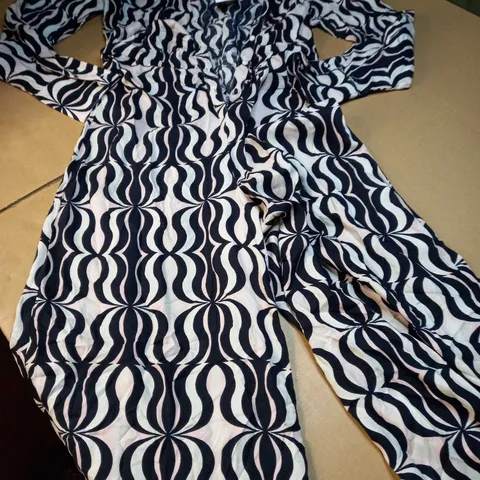 RIVER ISLAND BLACK/WHITE PINK DETAILED RETRO INSPIRED JUMPSUIT - SIZE 12