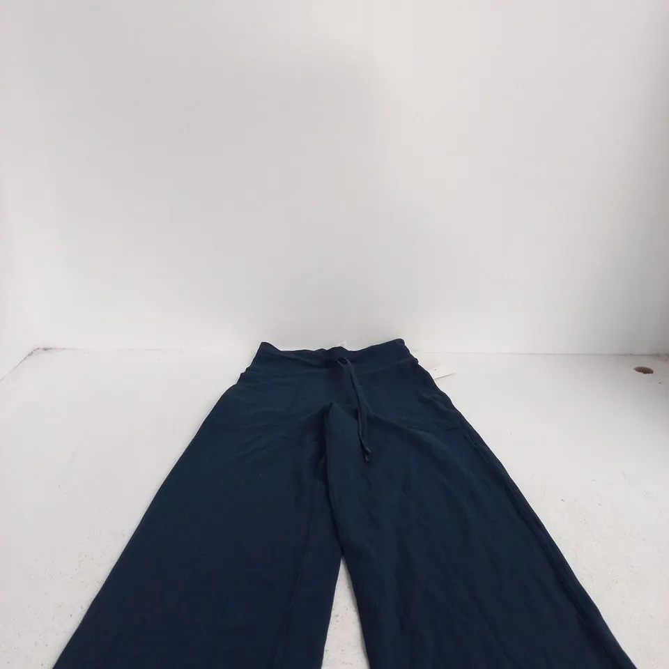 LULULEMON THROWBACK STILL PANT – NAVY, UK 4 (US 0)
