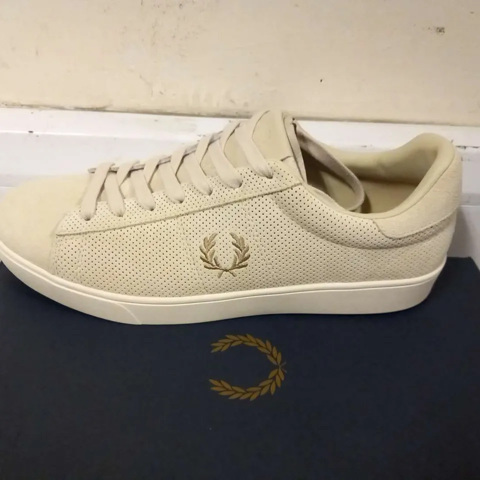 BOXED FRED PERRY SPENCER PERF SUEDE OATMEAL SIZE 9