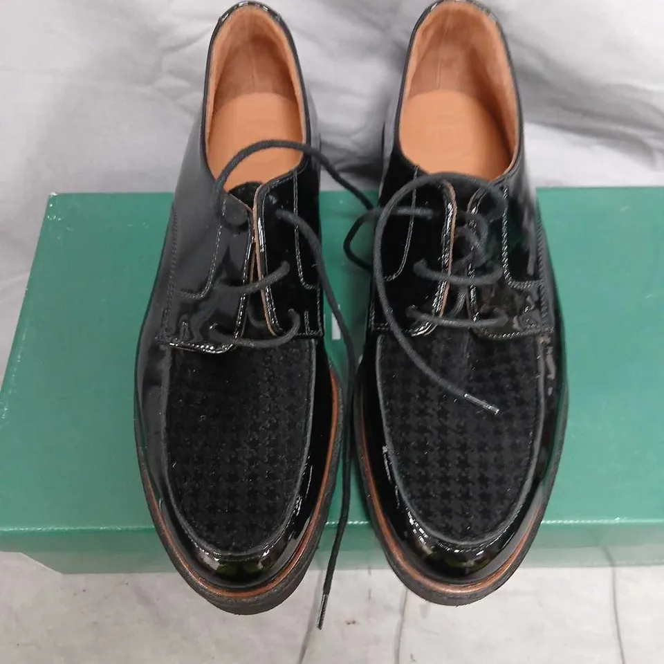 PAUL GREEN VELVET & PATENT LEATHER LACE-UP OXFORD SHOES – UK 4