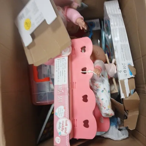 BOX OF APPROXIMATELY 12 ASSORTED TOYS TO INCLUDE: TERRIFIC TELESCOPE, SOLAR SYSTEM PUZZLE AND MY FIRST SCRIBBLER
