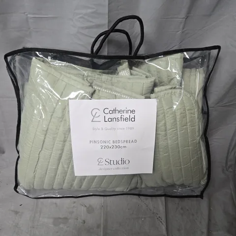 CATHERINE LANSFIELD STRIPE BEDSPREAD THROW IN GREEN/WHITE - 220X230CM