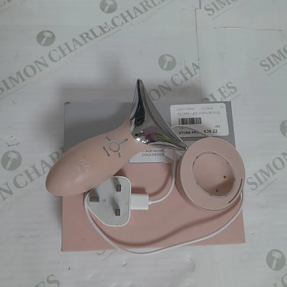 BOXED TILI PRO LED ANTI-AGEING HOT & COLD FACIAL TONING DEVICE